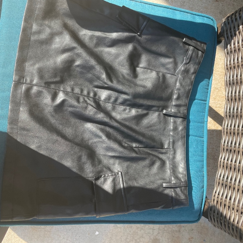Forever 21 Faux leather skirt